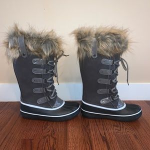 Tall winter boots